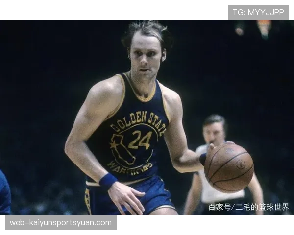 里克·巴里无球跑动撕裂防守，关键回合得分效率碾压同位置